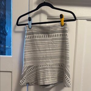 0 Banana Republic Stylish Black and White Patterned Skirt